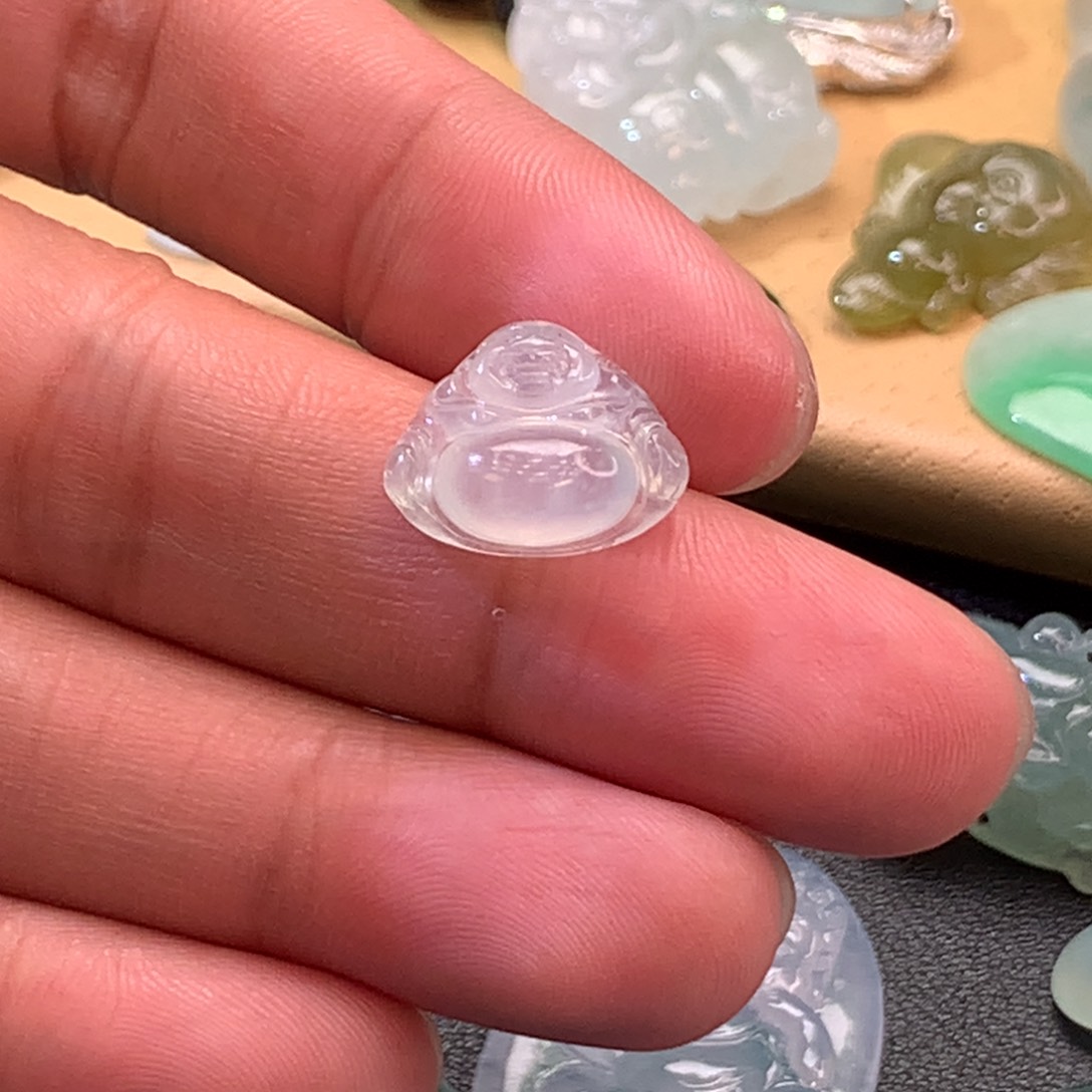 颈饰未镶嵌翡翠挂件