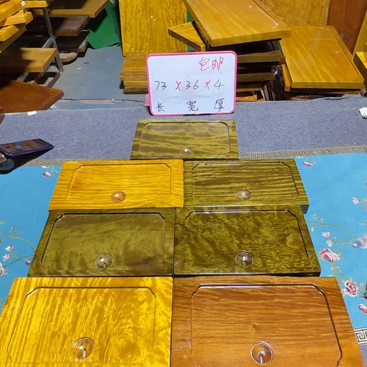 大***.整块实木根雕茶盘