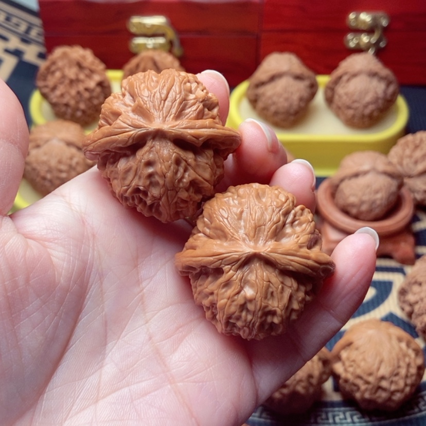 【闪购商品】文玩核桃把件宫灯