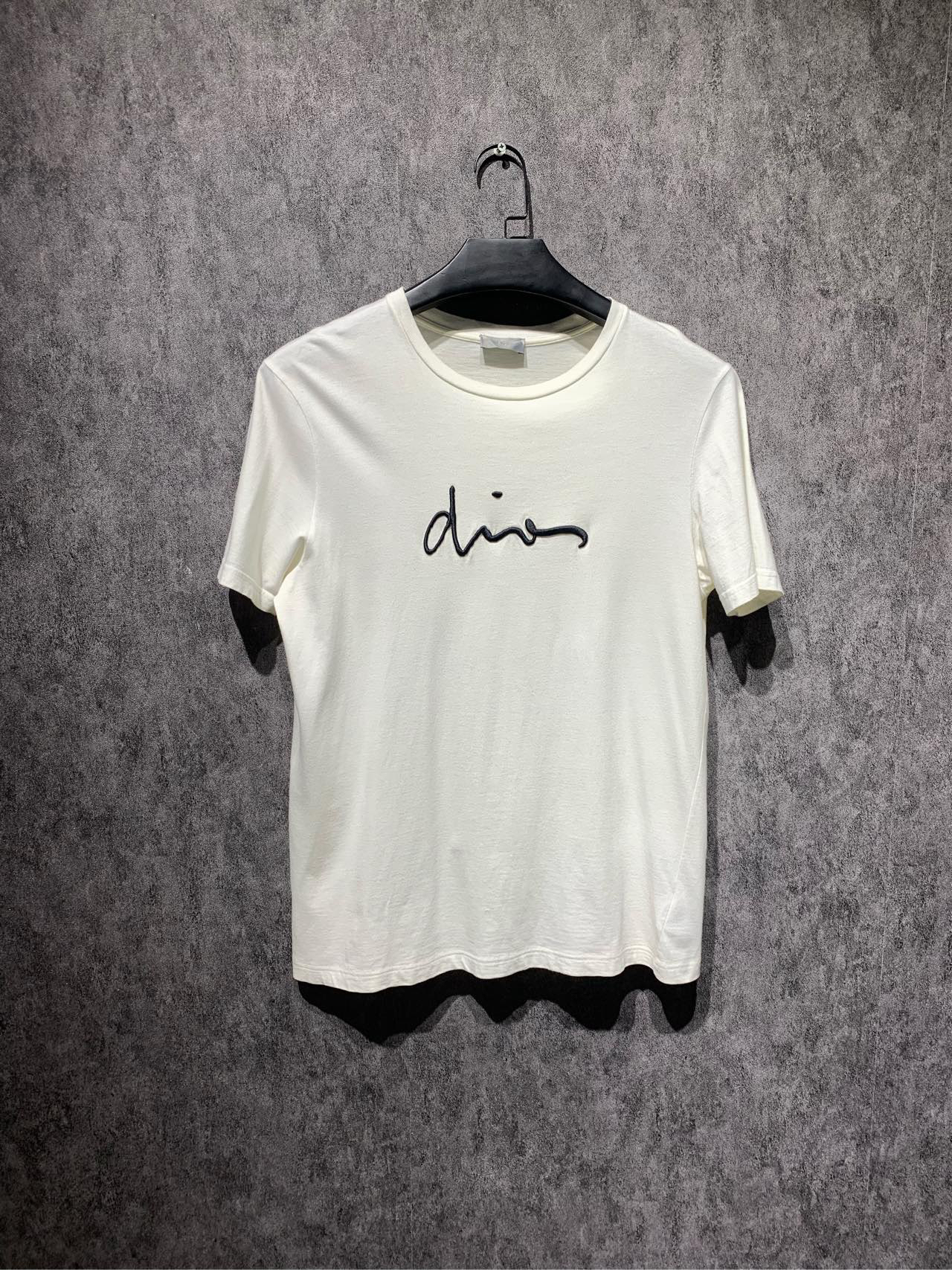 99新  【Dior】草写字母短袖/M码/公价8900/Y10104147