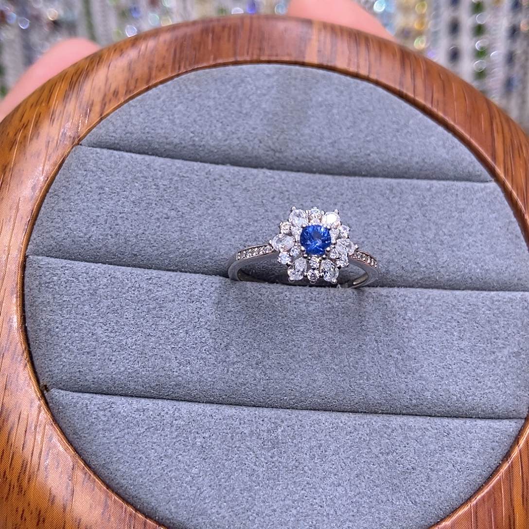 银S925镶嵌蓝宝石戒指