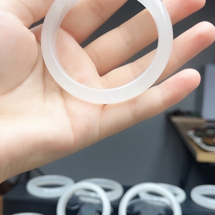 石英质玉（金丝玉）手链合金