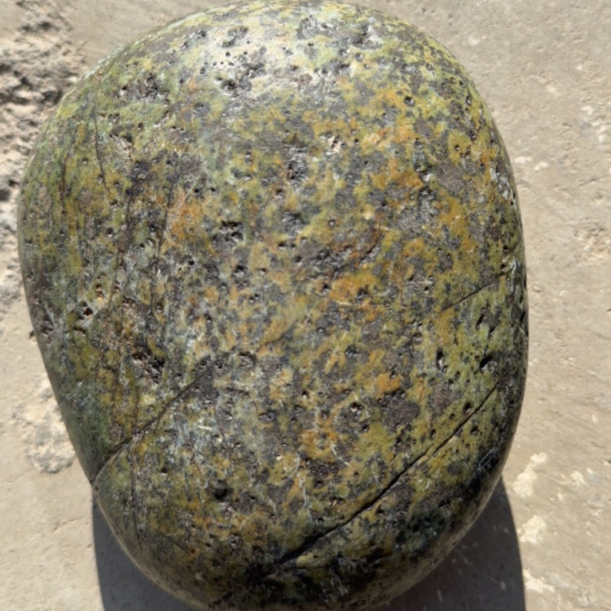 天然保真西藏药王石原石可加工雕刻手把饰品可泡茶泡酒把玩