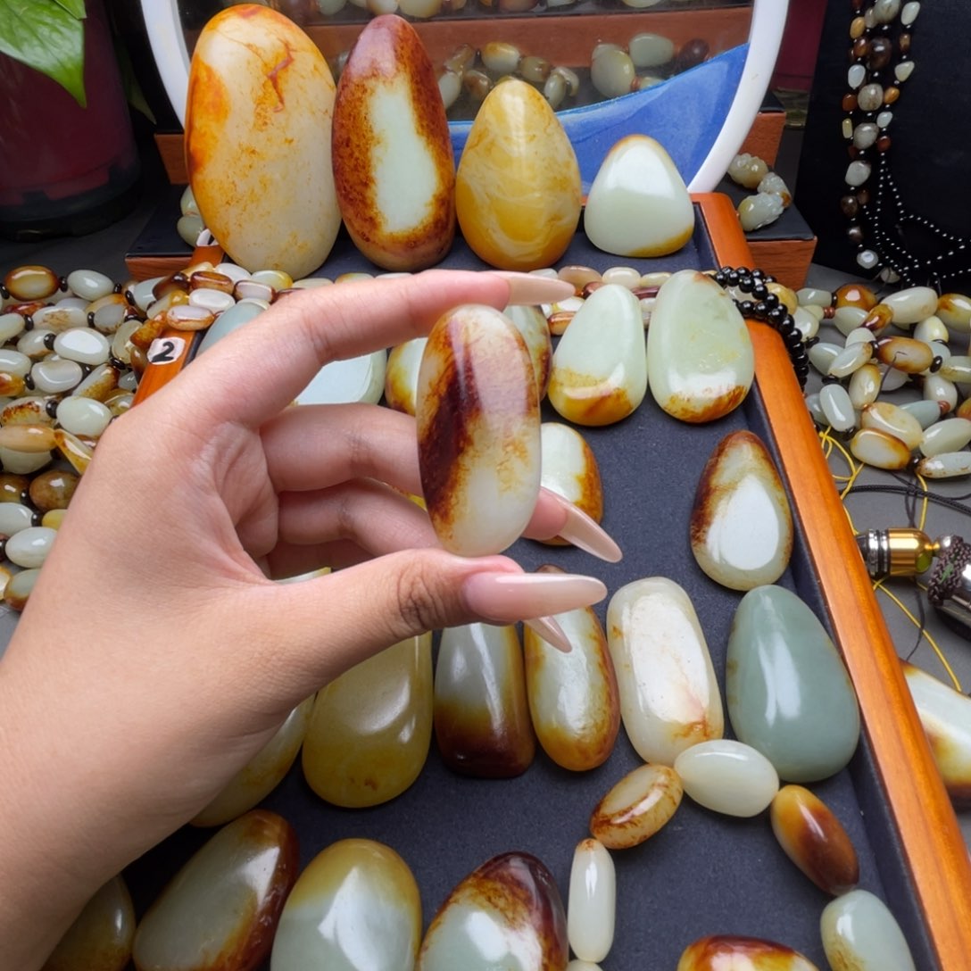 和田玉未镶嵌颈饰天***，