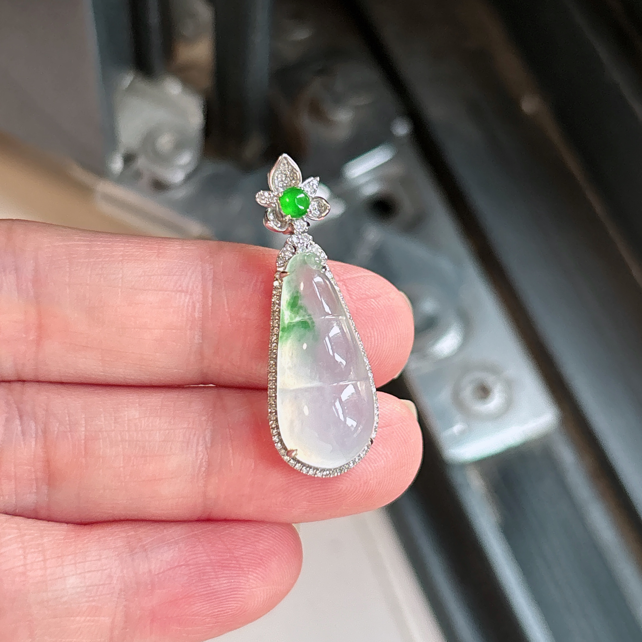 缅甸天然A货翡翠18k金镶嵌福豆吊坠