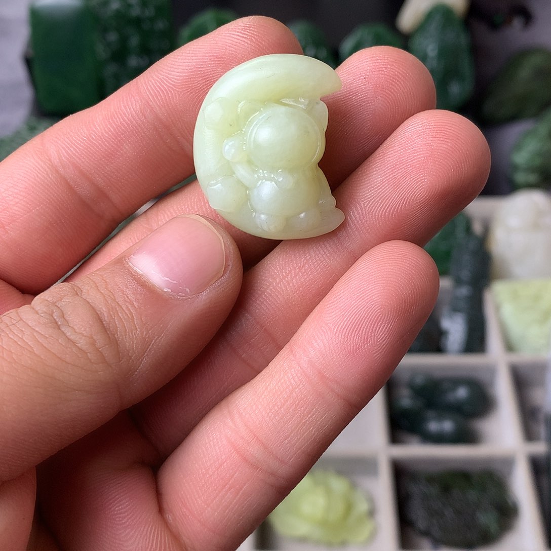 和田玉未镶嵌吊坠(不含链)