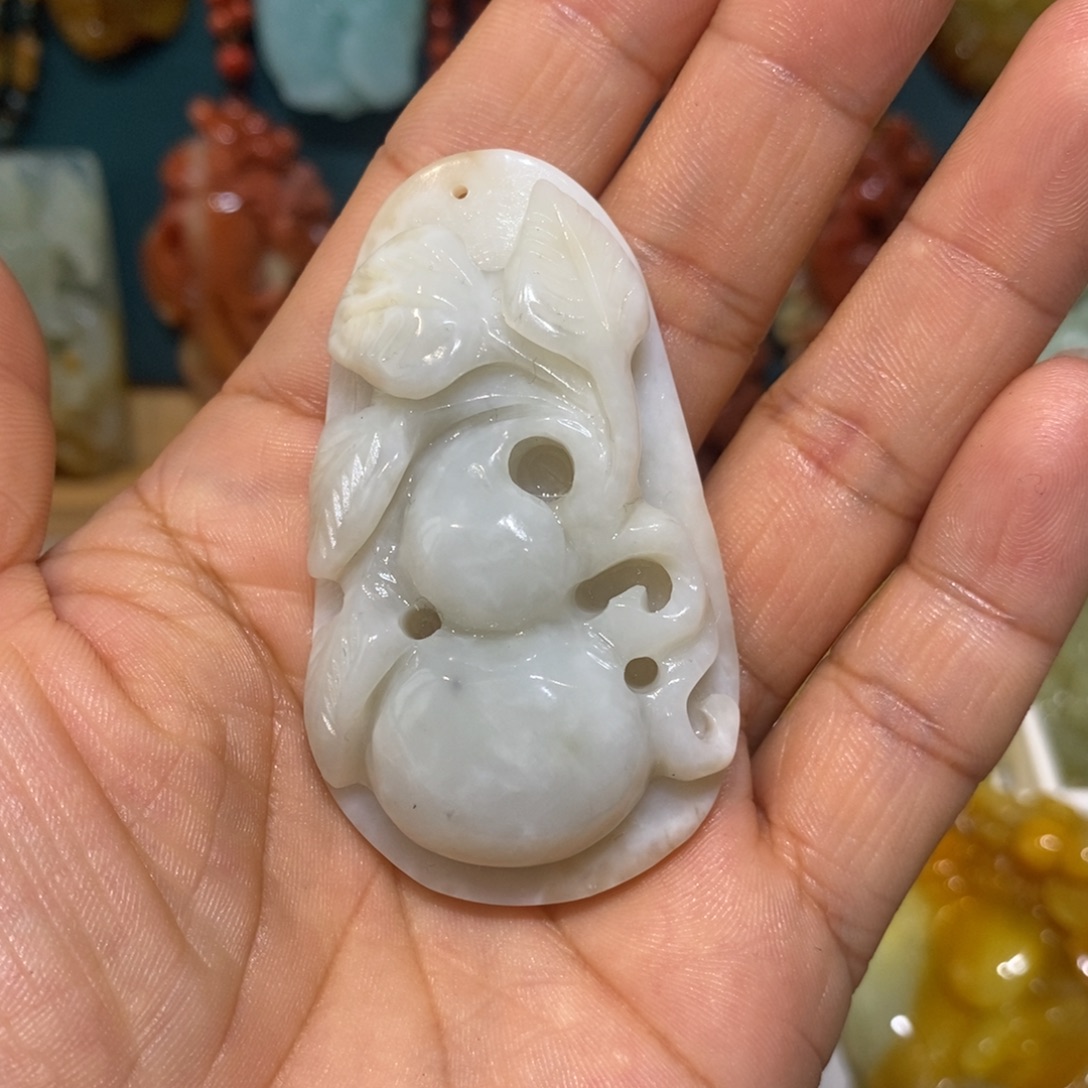 蛇纹石玉未镶嵌颈饰