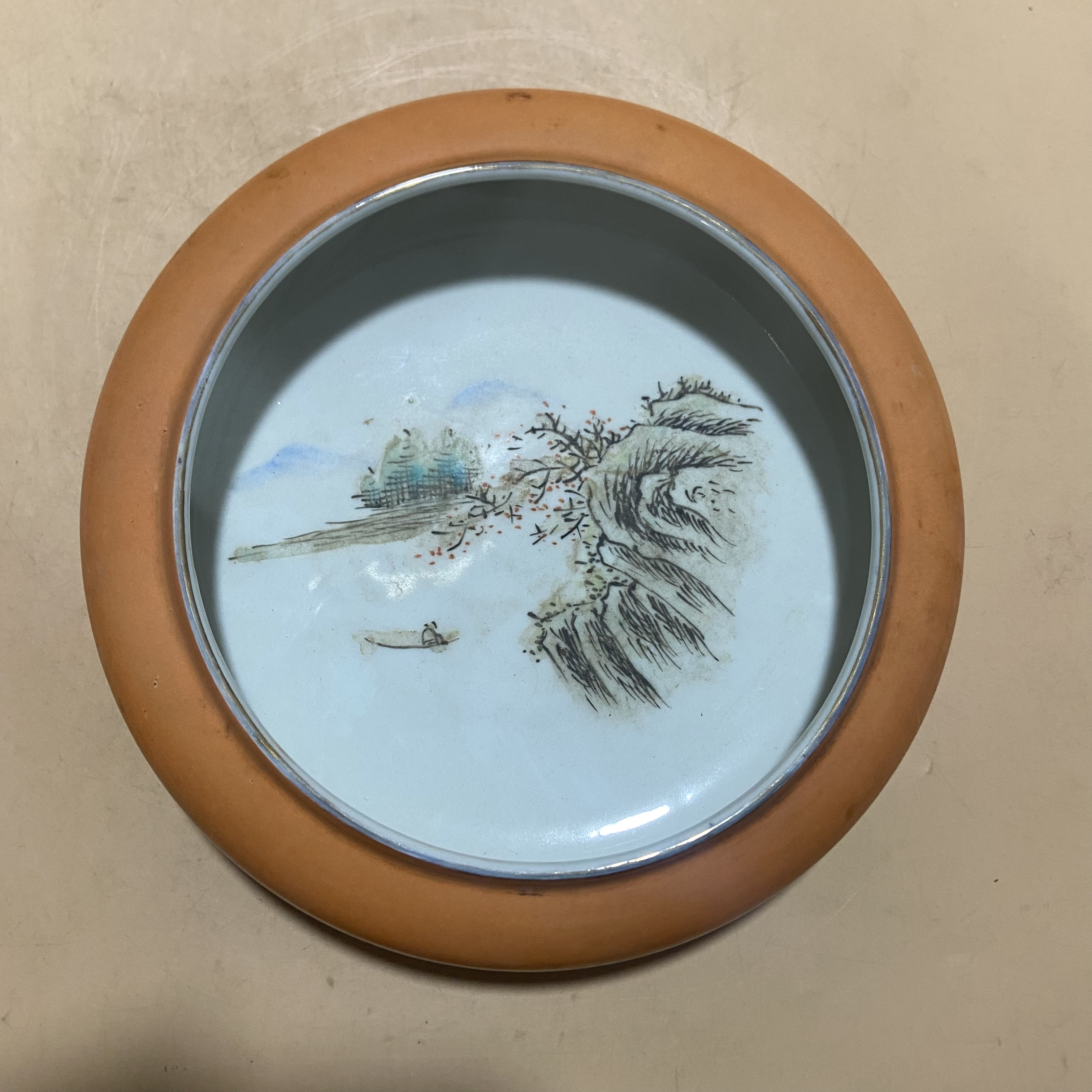 珊瑚红粉彩山水笔洗