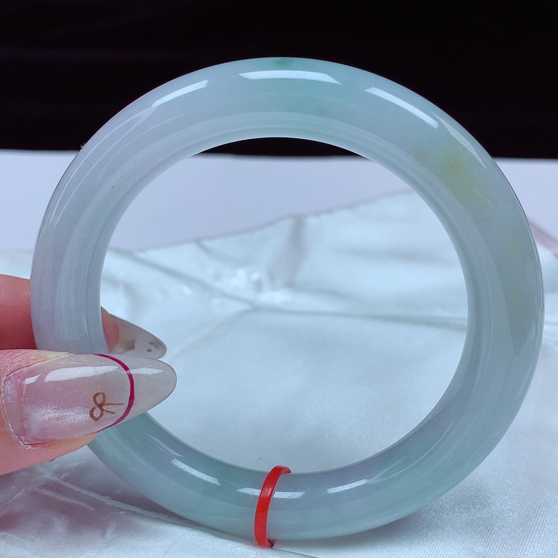 翡翠手镯（圆镯）未镶嵌57圈