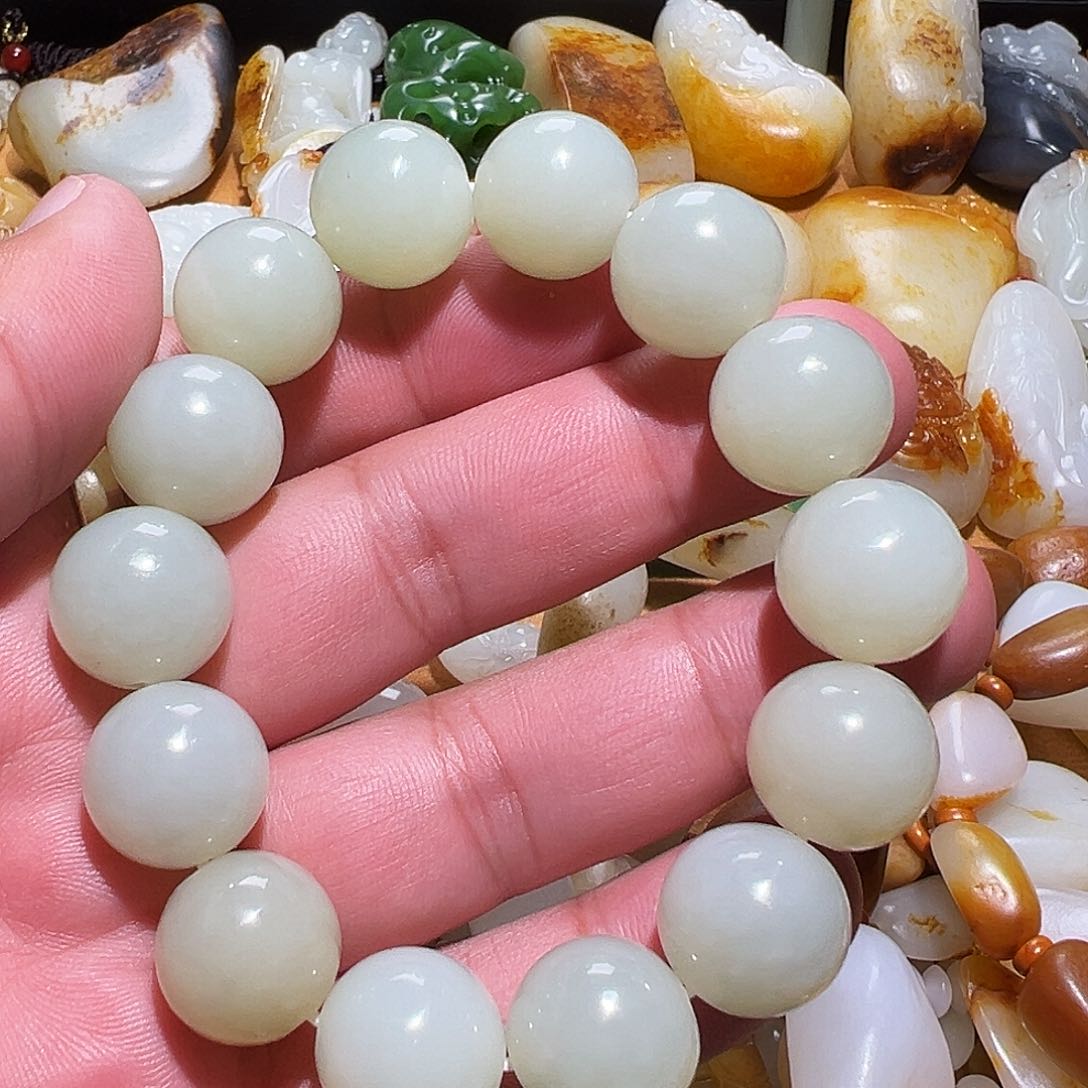 和田玉颈饰未镶嵌