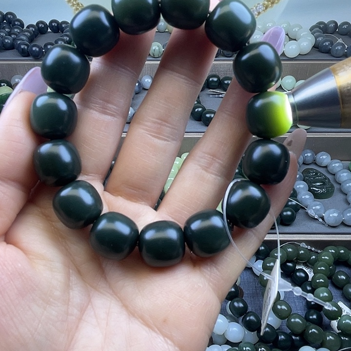 自***国和田玉未镶嵌手链