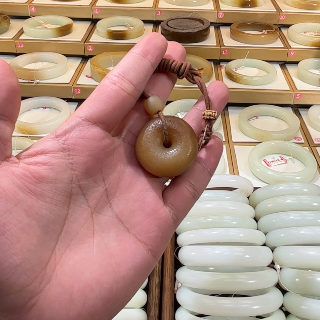 和田玉未镶嵌颈饰18