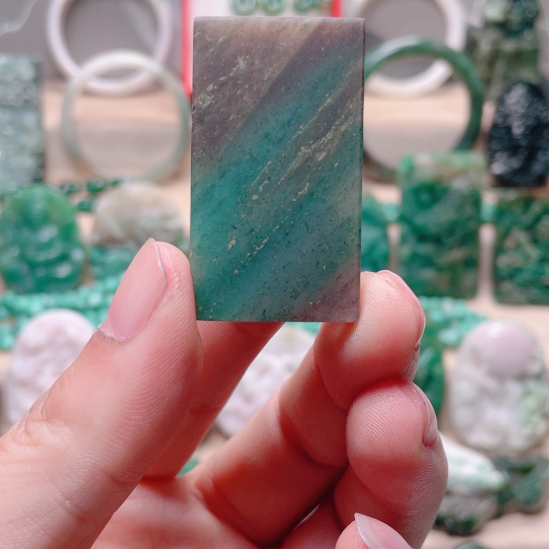独山玉未镶嵌颈饰