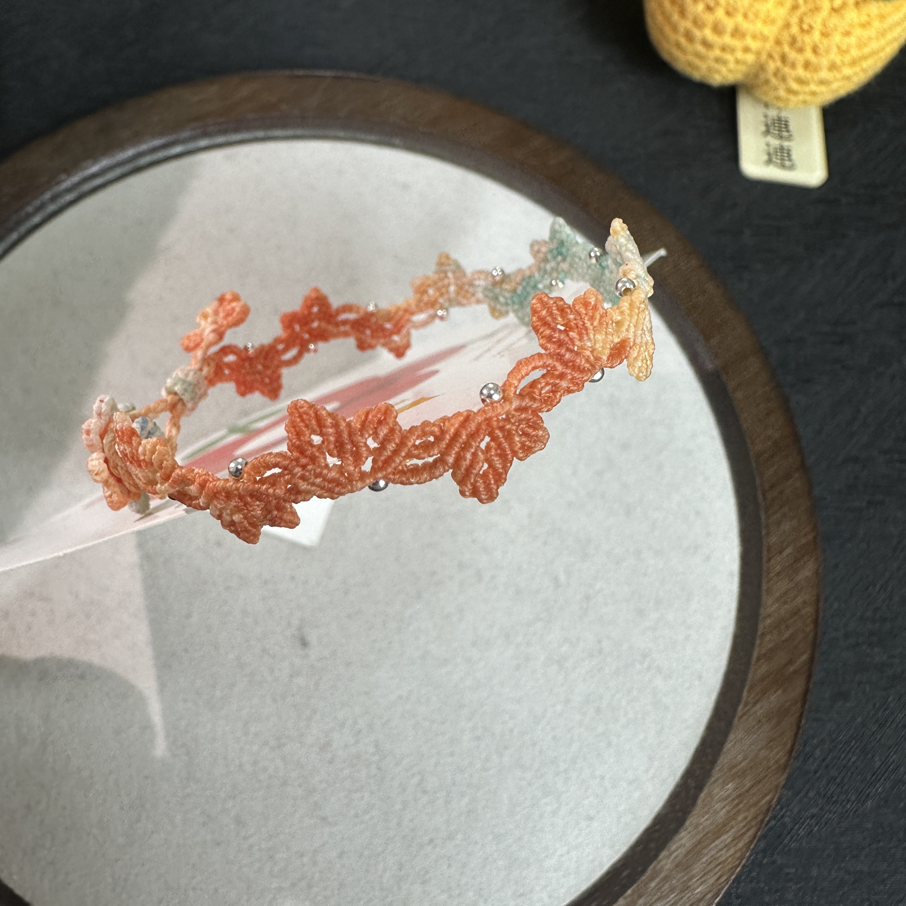 纯手工编织，丹璃色小精灵，0.2蜡线编织，尾扣头可调节  16-18手围