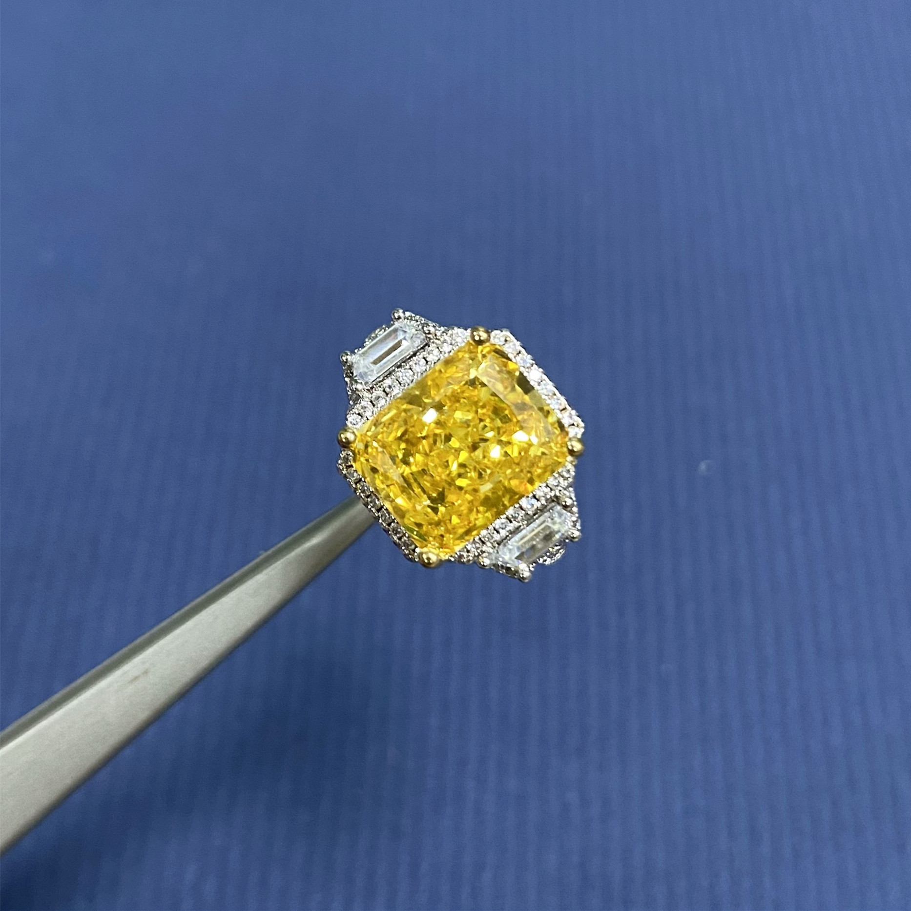 蓝宝石（处理）高贵奢华精工黄色戒指805