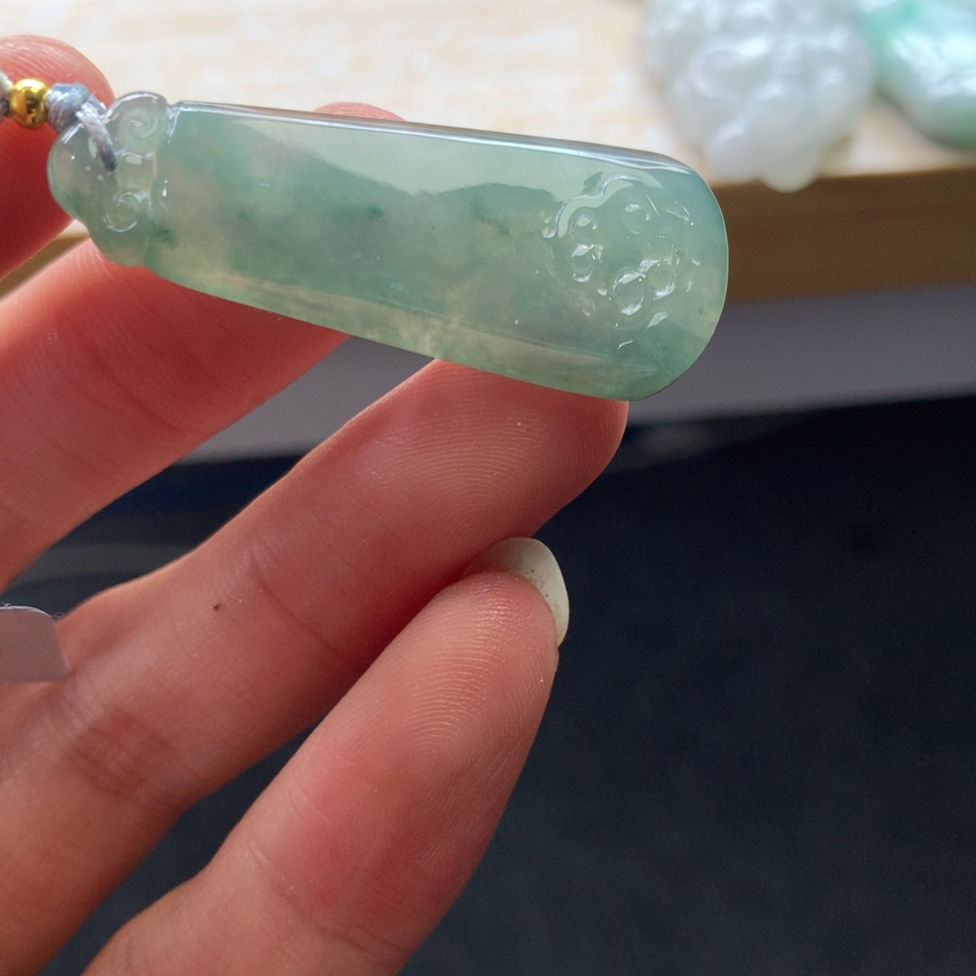 翡翠未镶嵌颈饰吊坠