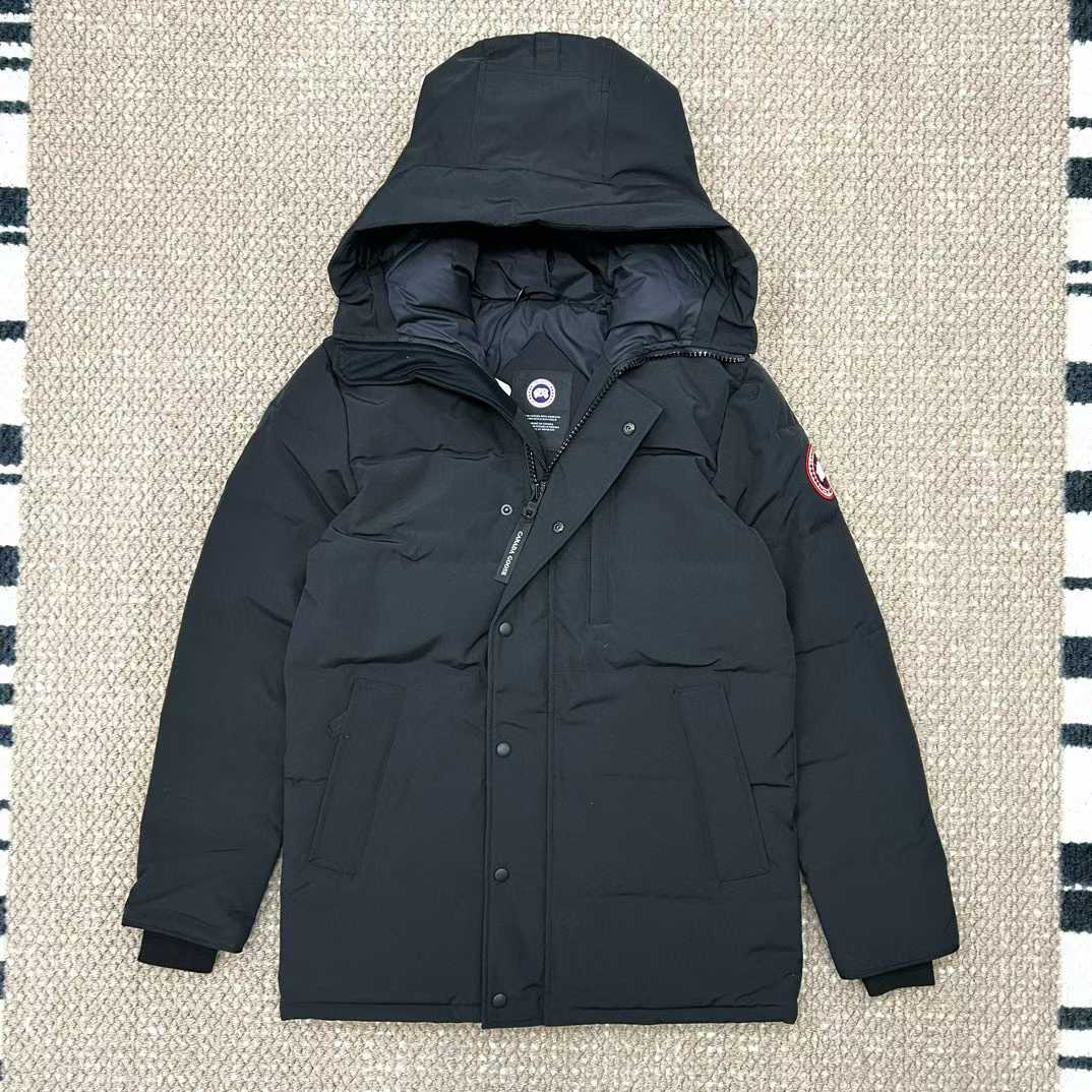 未使用 CANADA GOOSE 加拿大鹅 黑色连帽派克大衣羽绒服外套