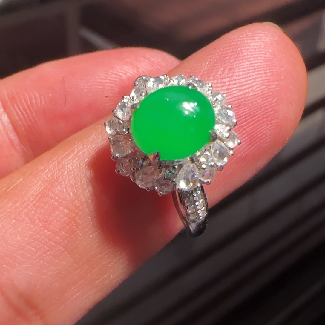 翡翠18K金镶嵌戒指