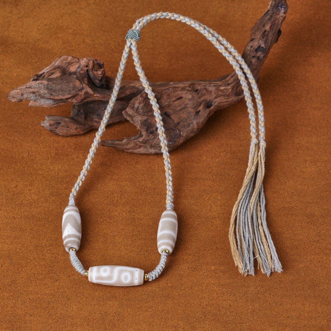 【藏经博物馆】丨白毫多宝锁骨链多样性发其一约30*11