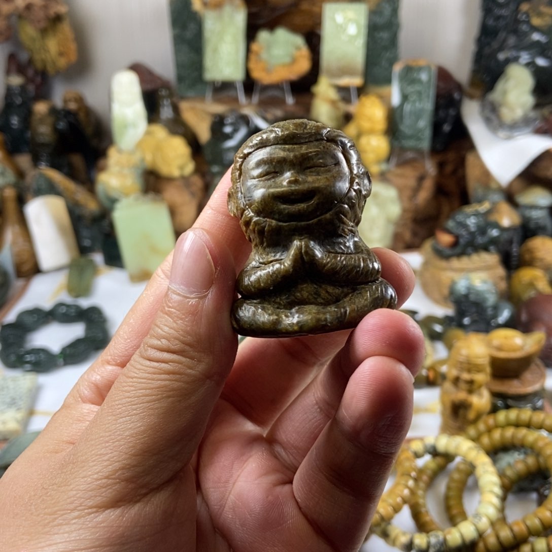 岫岩河磨玉（透闪石质玉）未镶嵌摆件