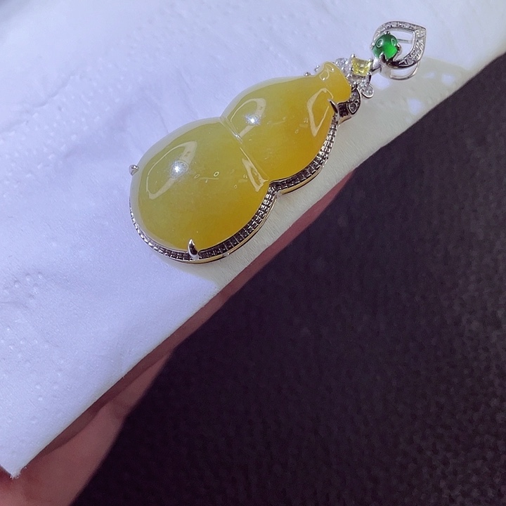 翡翠18K金镶嵌颈饰翡翠