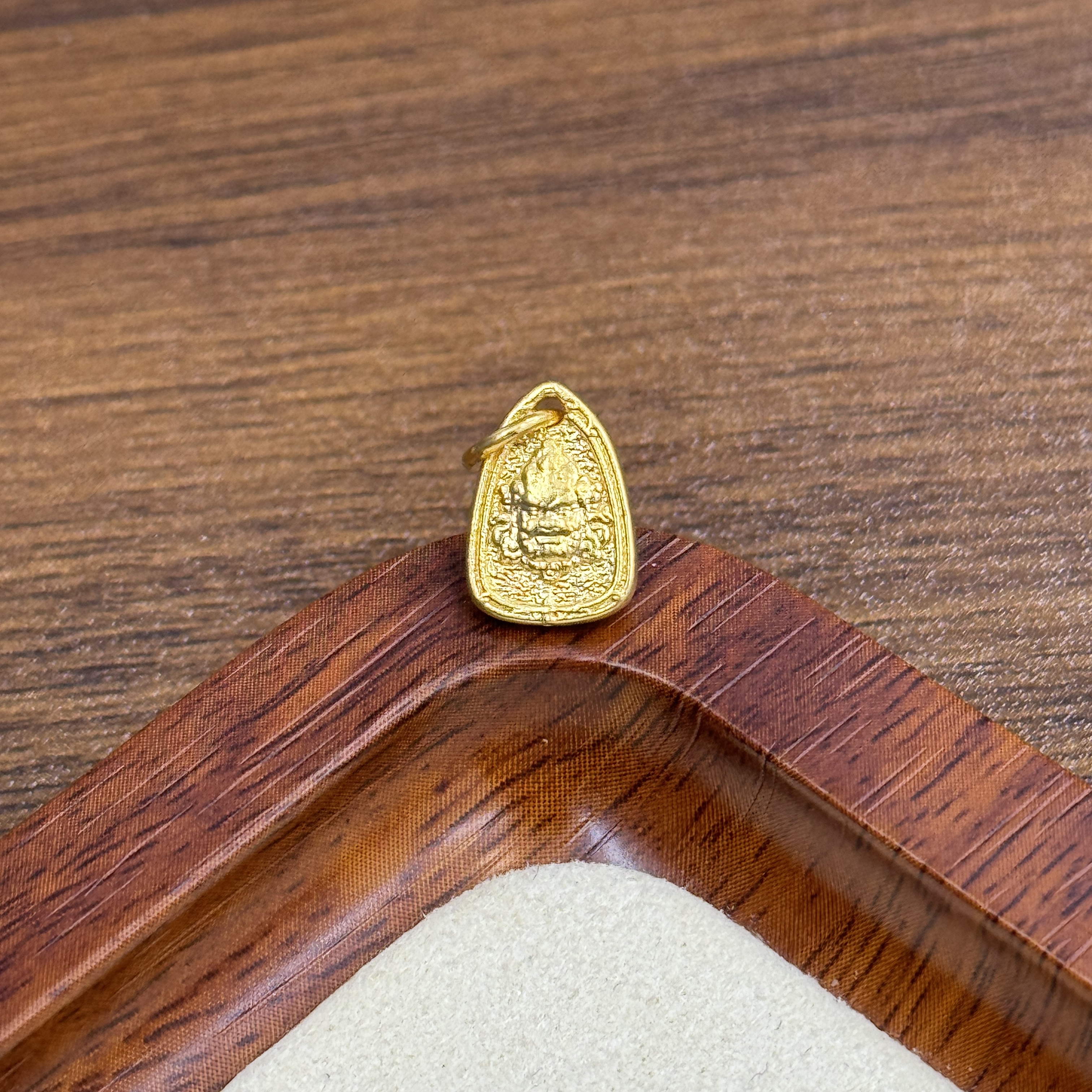 足金999三角黄财神吊坠DP2212-0600