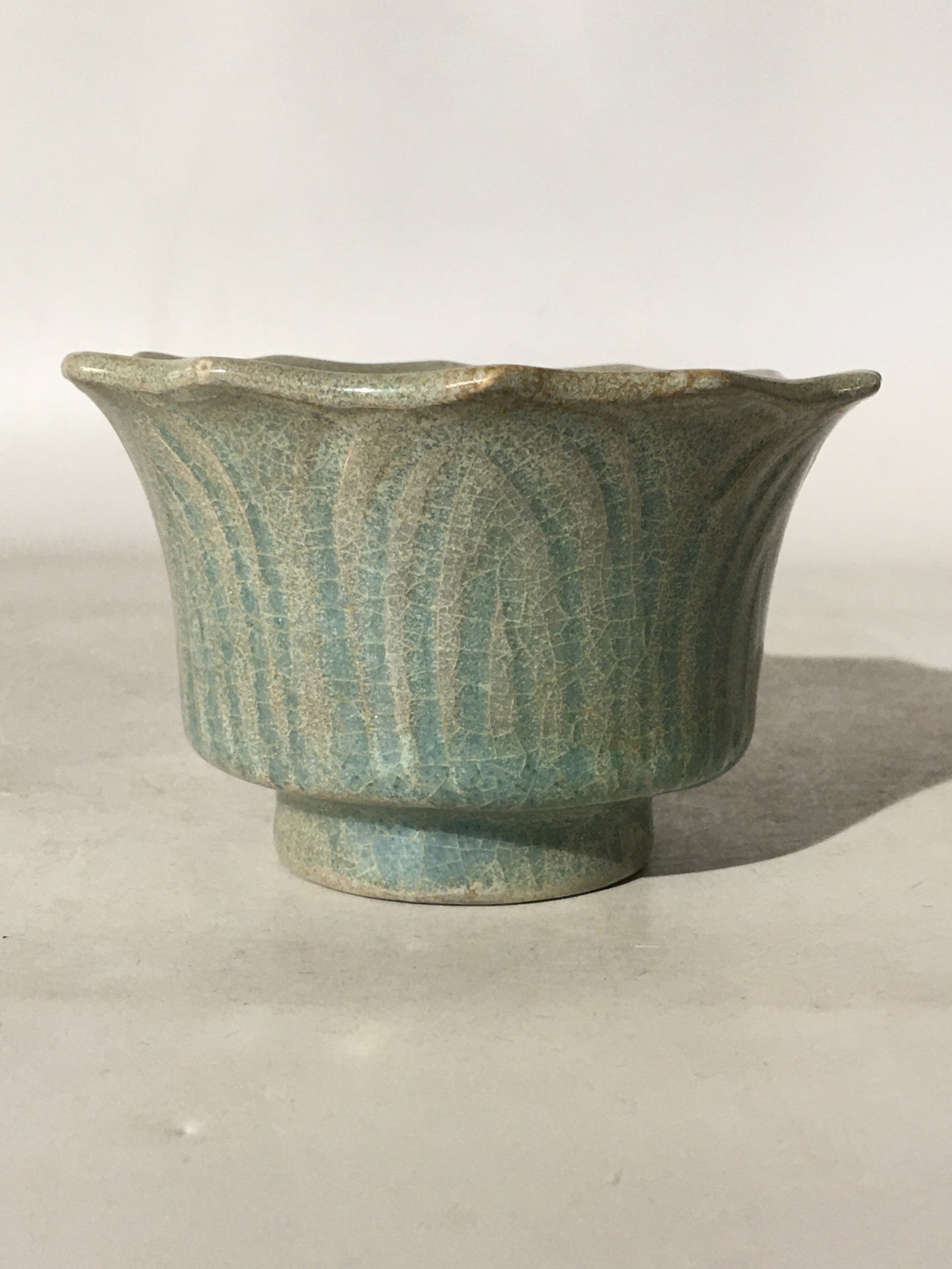 龙泉窑花口柴烧杯杯子釉色温润陶瓷茶杯复古