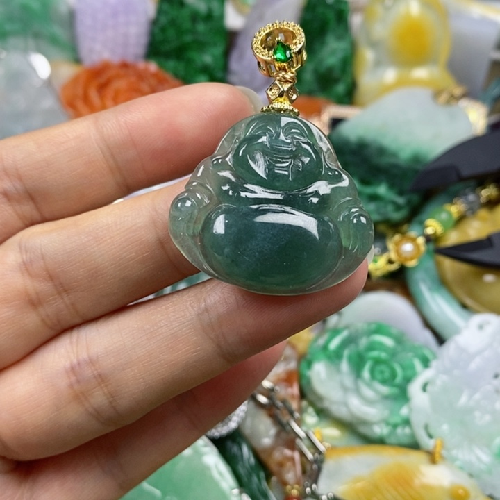 翡翠吊坠(赠链)未镶嵌
