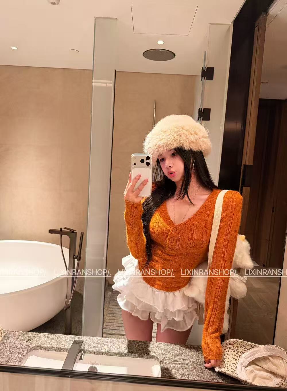 李欣然【冬日美纪 】韩版简约V领长袖针织衫女百搭短款上衣2037