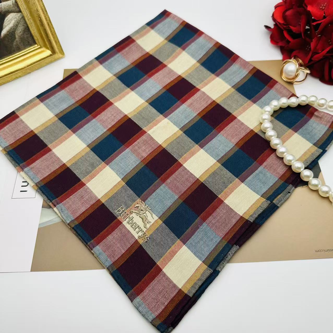 99新 BURBERRY/博柏利 海囤 巴宝莉 丝巾/yy03715