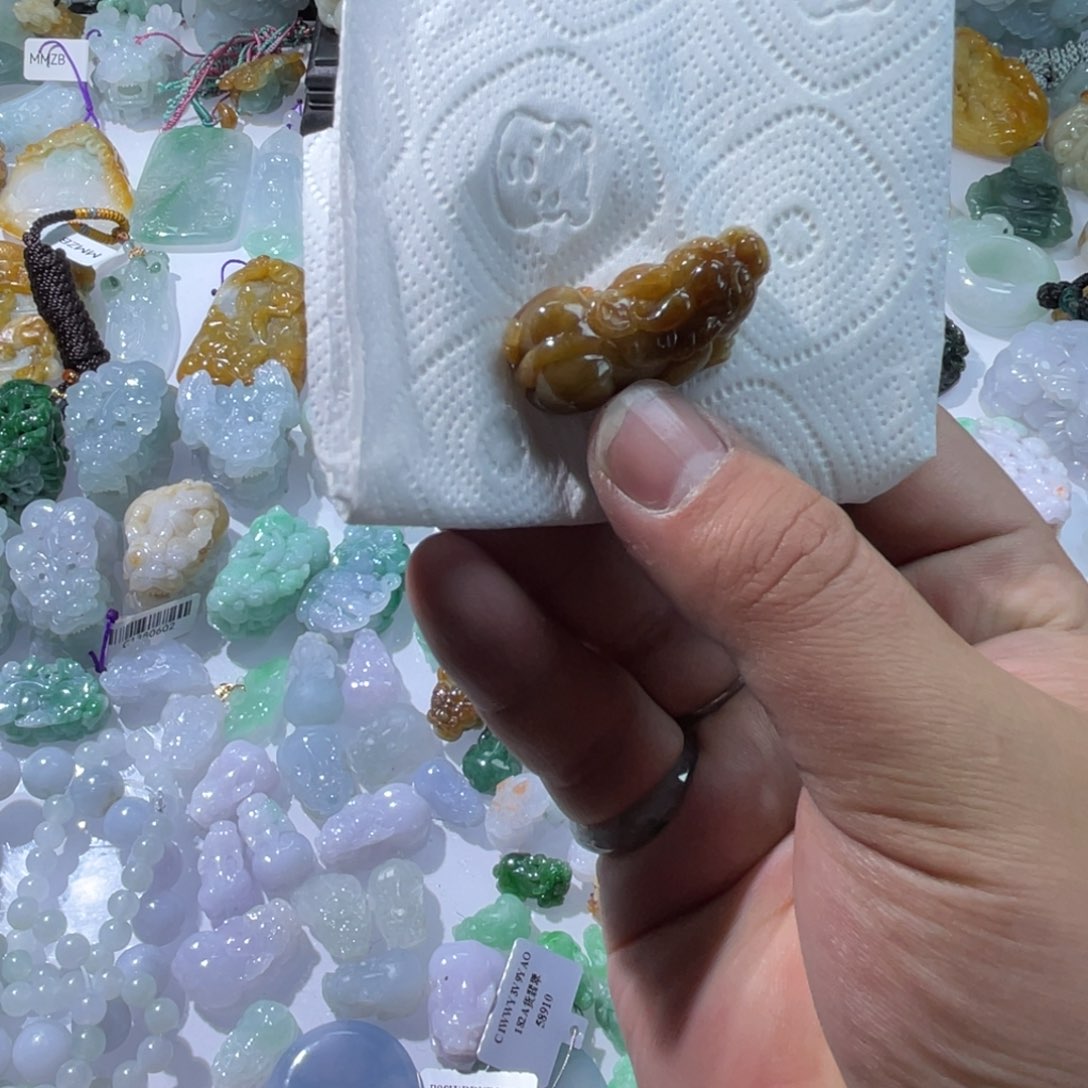 翡翠颈饰未镶嵌天然