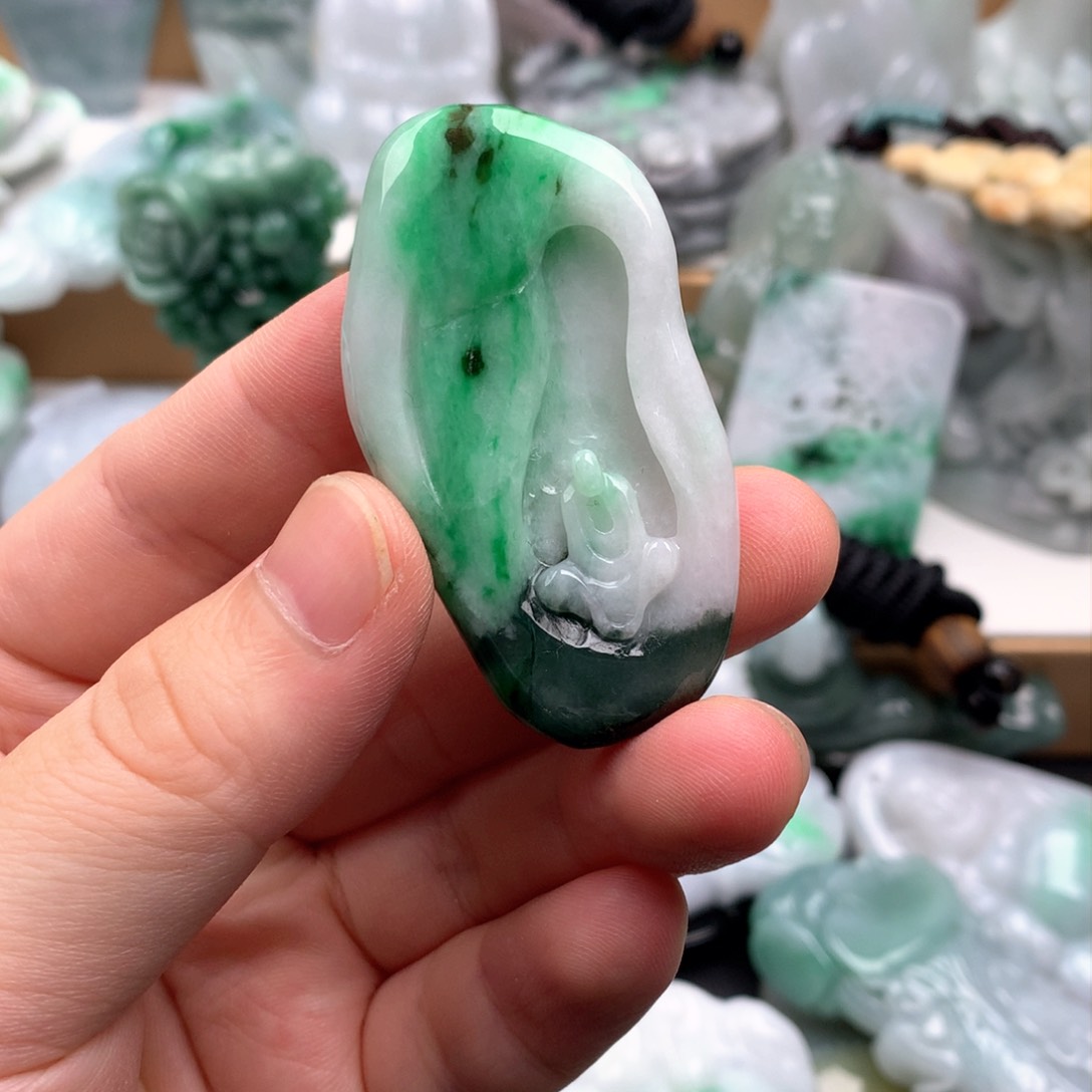 吊坠(不含链)未镶嵌翡翠