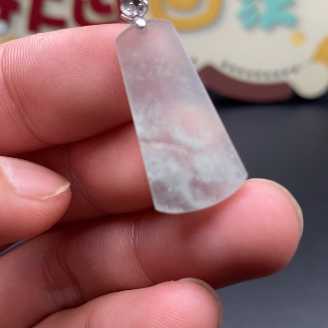 颈饰18K金镶嵌翡翠