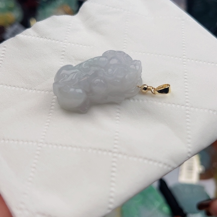 翡翠未镶嵌颈饰挂件