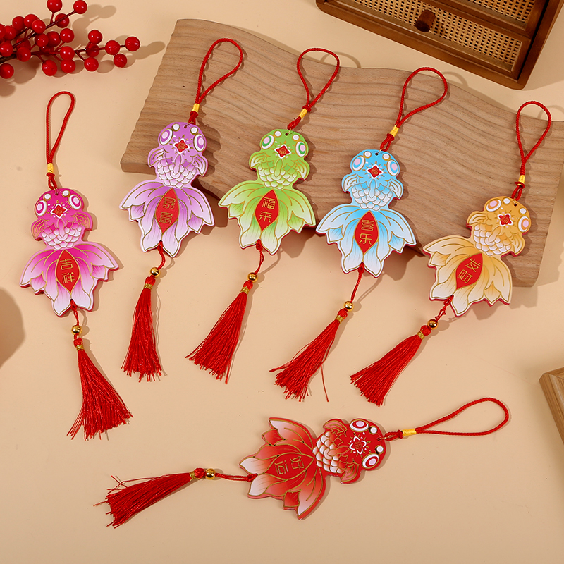 2026新款新年国潮锦鲤小挂件PVC防水浮雕过年春节氛围装饰布置品