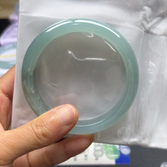 翡翠手镯未镶嵌手镯