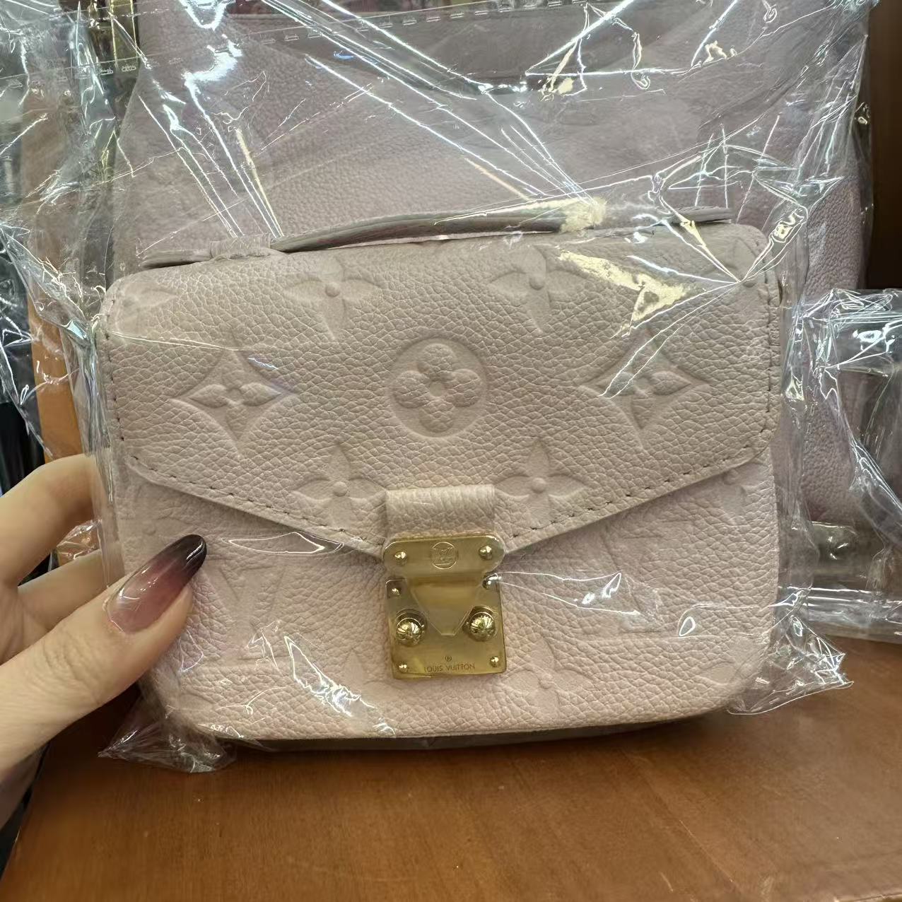 95新 LouisVuitton/路易威登 lv白色邮差包  mg  /二奢包包