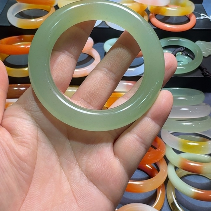 小***呀石英质玉（金丝玉）未镶嵌手镯54