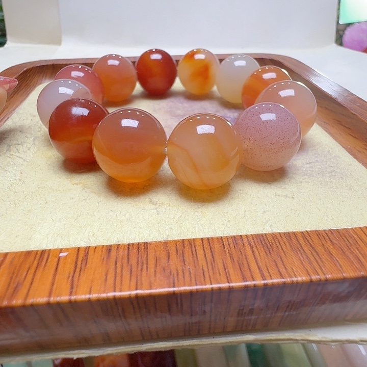 嫣***笑玛瑙/玉髓未镶嵌手链