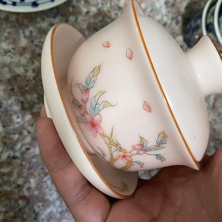 陶瓷艺术品及陶瓷壶