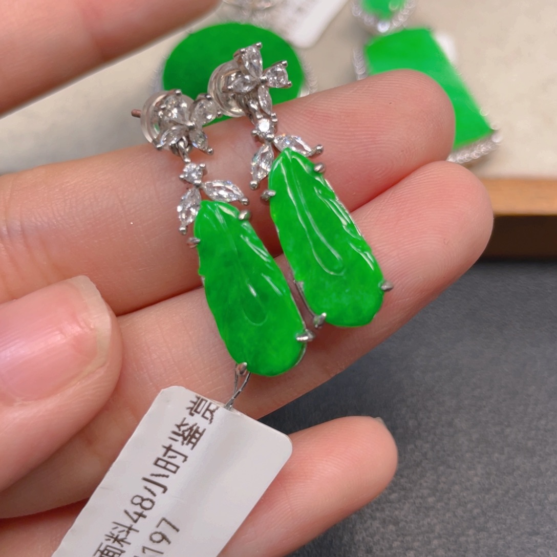 翡翠银S925镶嵌颈饰j n n