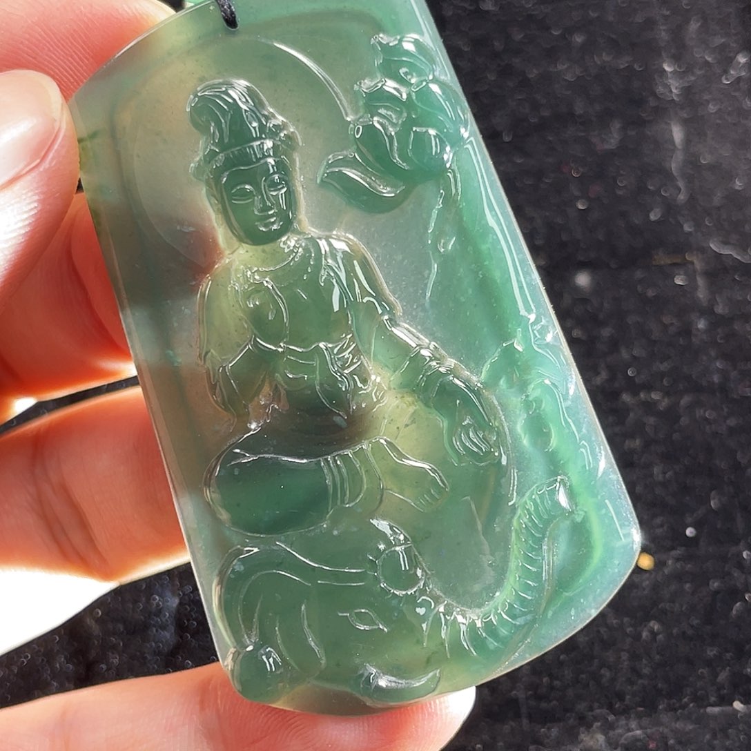 翡翠未镶嵌颈饰6，
