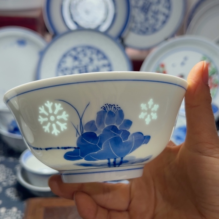 陶手绘雕刻5寸荷花小饭碗