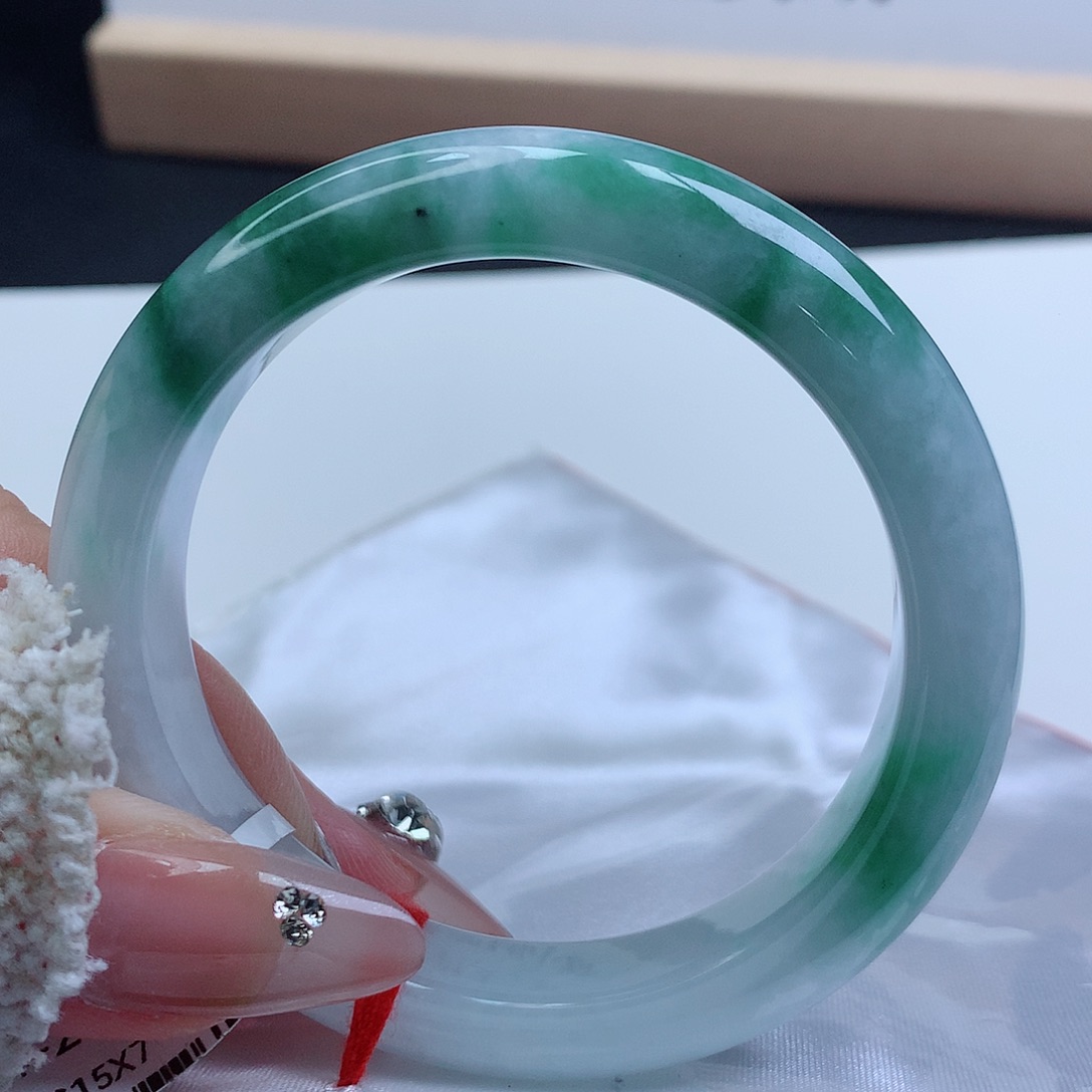 翡翠手镯未镶嵌54.6圈口