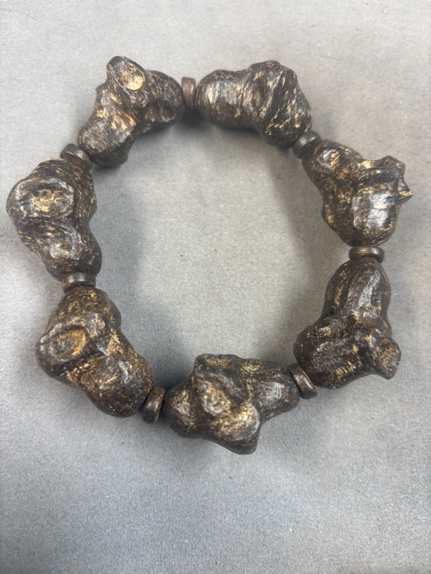 A36沉木随形手串