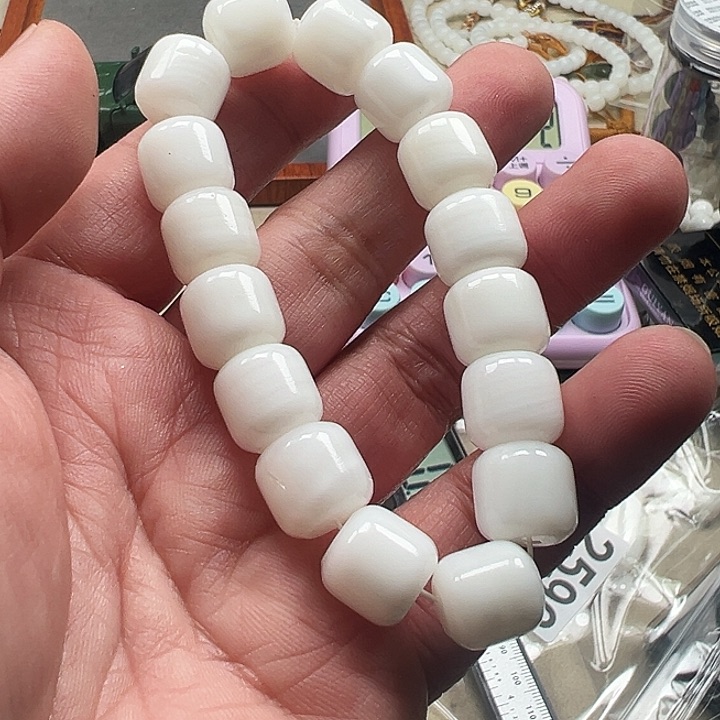 白玉菩提吊坠玉化2483