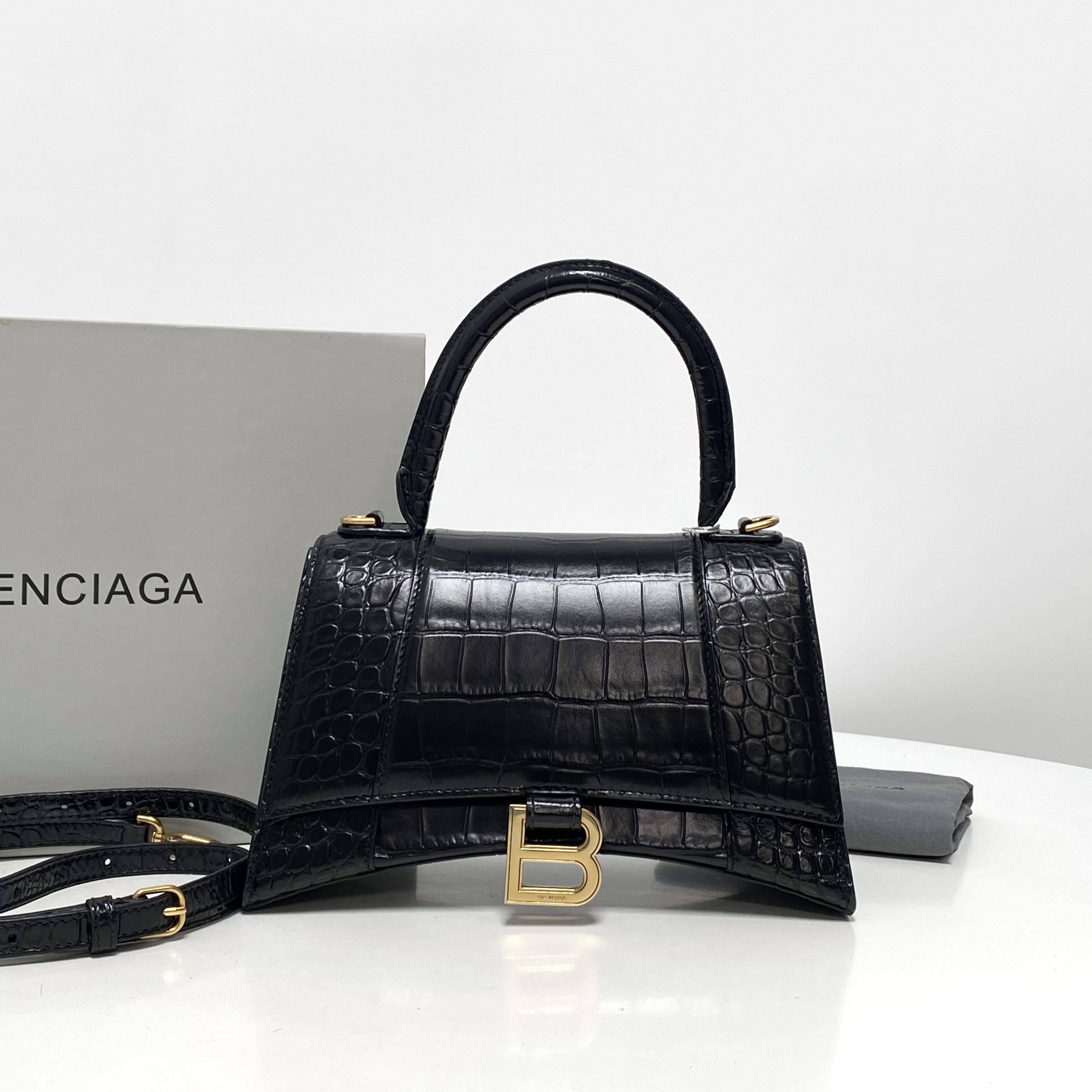 胖虎佳佳/巴黎世家/95新/公价0/箱包/两用包/312412240102