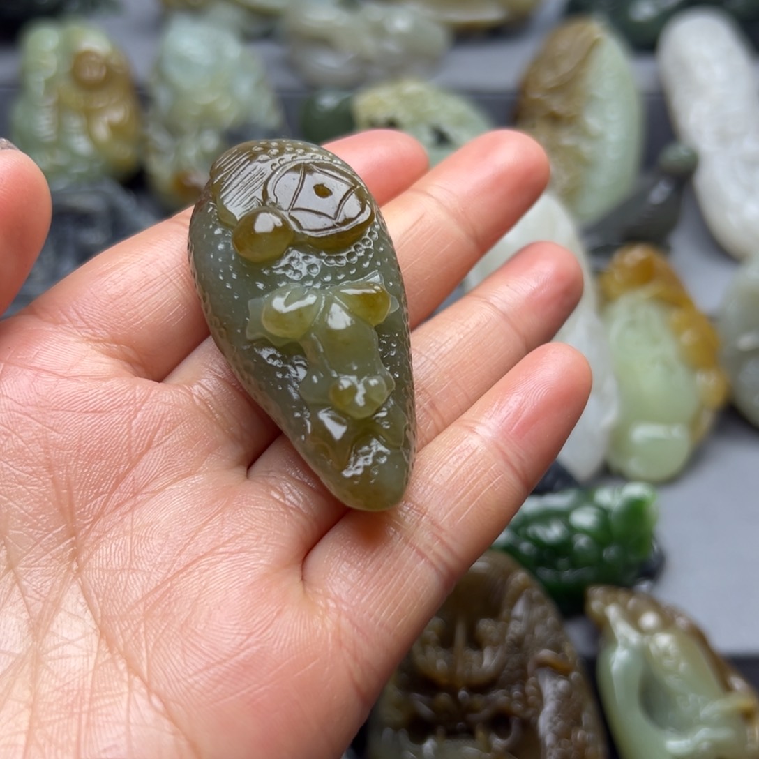 和田玉颈饰未镶嵌