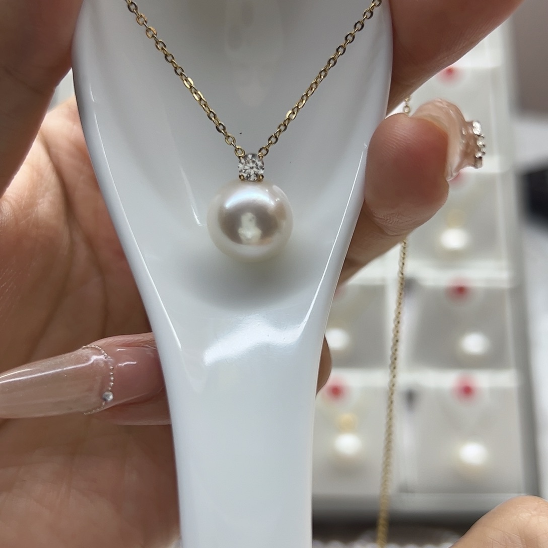 淡水珍珠颈饰18K金镶嵌