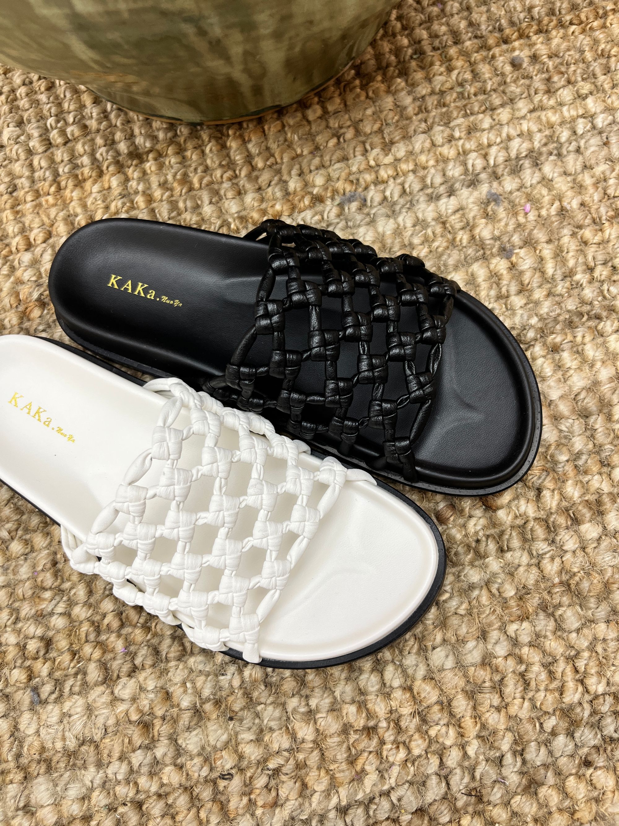 KAKA NUOYA  2333   夏季时尚舒适百搭凉拖 dy